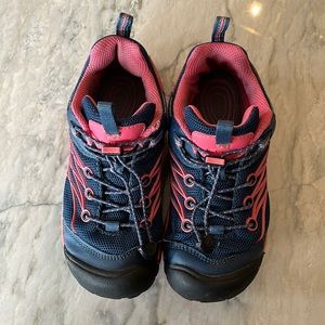 Keen girls tennis shoes